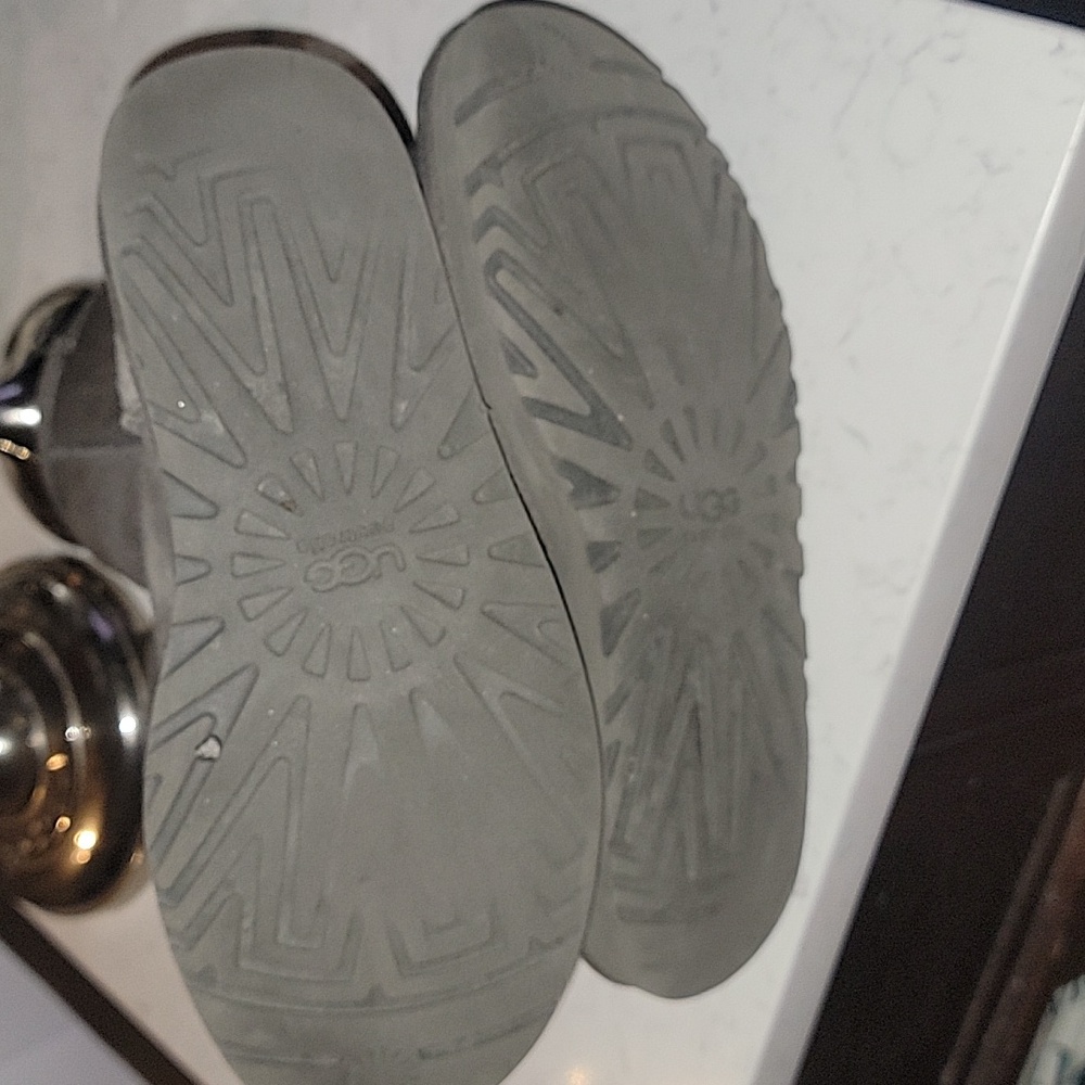 UGG Gray Shearling Boots size usa 7 - Picture 10 of 13